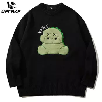 Черный свитер с круглым вырезом и длинным рукавом