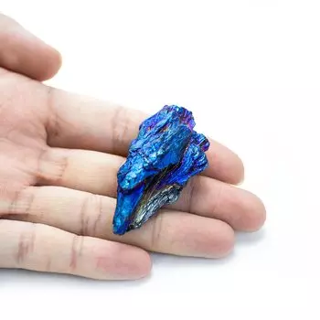 Черный турмалин с кварцем и перьями павлина