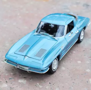 Chevrolet Corvette 1963,1:24 передовая модель автомобиля из сплава, литая металлическая Модель игрушечных автомобилей, Коллекционная модель, бесплатная доставка