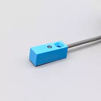 Cloweit LBE-04 inductive proximity sensor