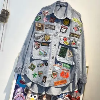Демисезонная Асимметричная джинсовая куртка для женщин, уличная одежда, модная джинсовая куртка с вышивкой значком, свободная джинсовая куртка с карманами и лацканами, 2023