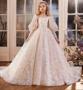 Детское платье с длинным рукавом и высокой горловиной