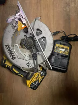 Dewalt DCS570 20В Макс XR бесщеточная Беспроводная 7-1/4 дюйма циркулярная пила с аккумулятором 5AMP и зарядным устройством