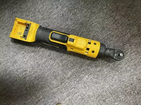 Деуолт Экстрим™12V MAX * Brushless 1/4 in. Трещотка (только инструмент). Б/у