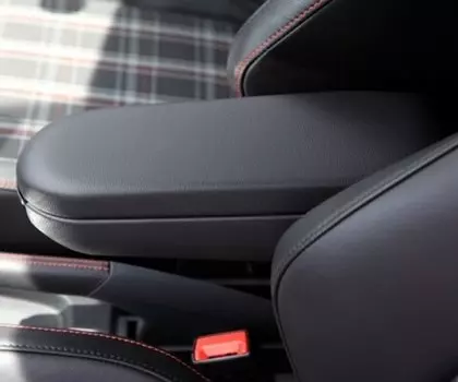 Для Volkswagen VW Polo подлокотники коробка центральная консоль с подстаканниками кожаный или тканевый чехол для хранения консоль черного цвета подлокотник