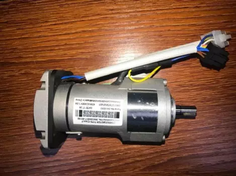 Двигатель 3avi044517-001/00 TSM3121N7680E405