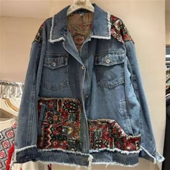 Джинсы с вышивкой в стиле ретро