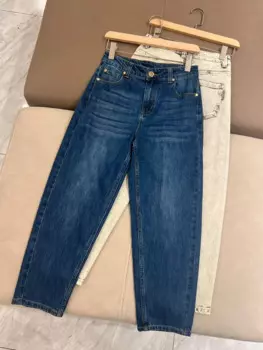 Джинсы с завышенной талией в стиле ретро