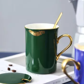 Европейские Керамические Кружки, чашка, ложка с крышкой, чашка для кофе с золотым ободком, термоклейкая чашка с рисунком в виде зверя, губ, чашка для воды, чашка для молока, пара