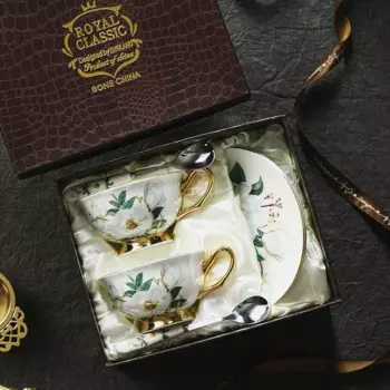 Европейский набор кофейных чашек из костяного фарфора, английская керамическая черная чашка для чая, набор для послеобеденного чая с тарелкой и ложкой, кофейная чашка