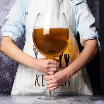 Прозрачный стеклянный граненый бокал OK HOLIDAY 1500 мл