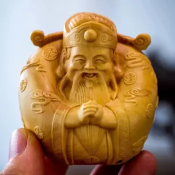 Фигурка Бога Удачи из дерева QIANFANEIVES