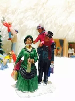 Фигурка из смолы "Мама и сын"