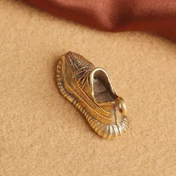 Фигурка кроссовок из меди XMSJ