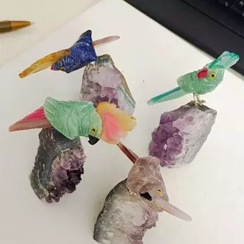 Фигурка попугая из аметиста