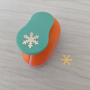 Фигурный дырокол CJEC 1,5 см