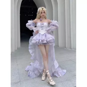 Фиолетовое и яркое новое платье с пышной юбкой в стиле принцессы