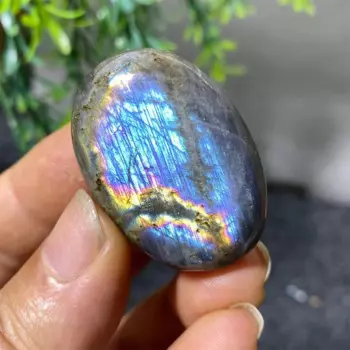 Фиолетовый лабрадорит DriB