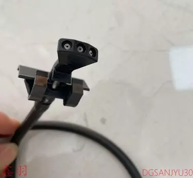 Форсунка Outlander3, Омыватель лобового стекла 2013-2021 8265A898 8265A897(8265A596 8265A595)