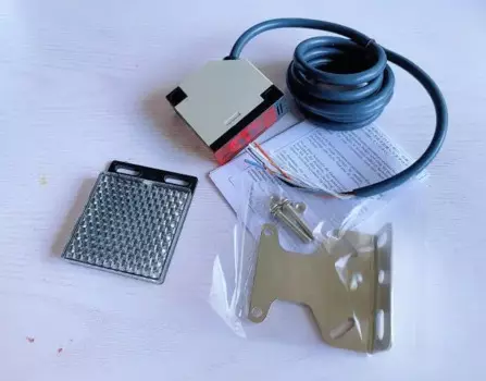 Фотоэлектрический датчик приближения с дальностью обнаружения 4 м