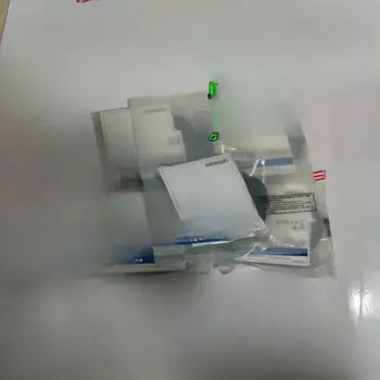 Фотообои с встроенным датчиком приближения