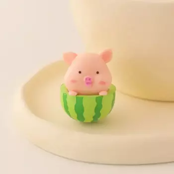 Хрустальные фигурки свиней foundtwo