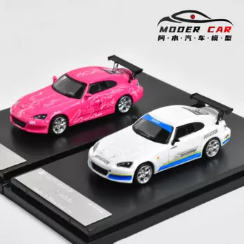 Игрушечная модель автомобиля из сплава 1/64
