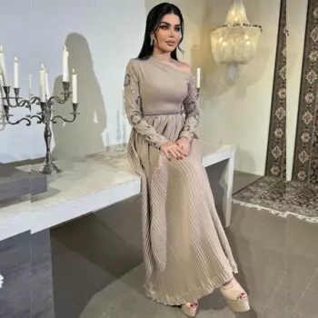 Индивидуальное трикотажное плиссированное платье с поясом для свадебной вечеринки, прямое платье миди с открытыми плечами на заказ