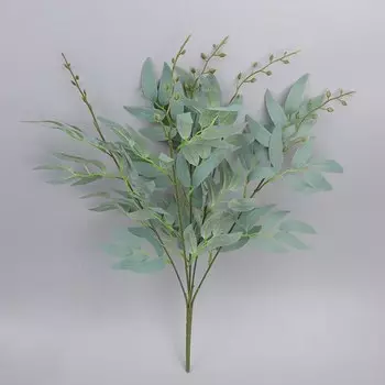 Искусственные цветы из пластика