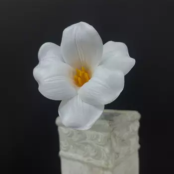 Искусственные цветы SunMade PU Хабрантус молочно-белые