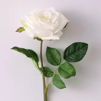 Искусственные розы Green Aloes белые и розовые