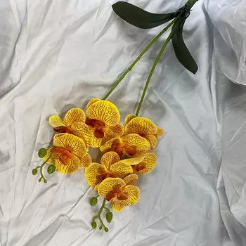 Искусственный цветок орхидея с бабочкой