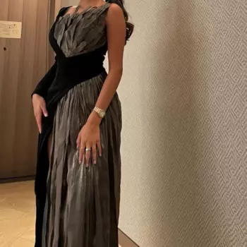 Элегантное вечернее плиссированное платье до пола без бретелек с одним открытым плечом и длинными рукавами с прямым разрезом сбоку элегантное платье контрастных цветов Индивидуальный размер 2024