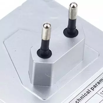 Энергосберегающая вилка FAMCDI Saver Plug