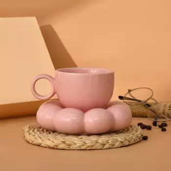 Керамическая чашка с облаками