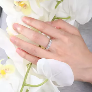 Kibo Роскошное качество ювелирных изделий 3,0-4,0 мм D Цвет VVS1 Кольцо из серебра 925 пробы с муассанитом Кольцо с муассанитом и 5 камнями