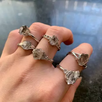 Кольцо из натурального херкимерского кварца