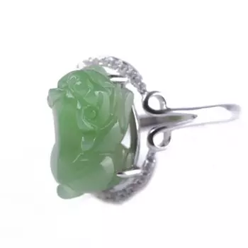 Кольцо из серебра 925 пробы с натуральным камнем