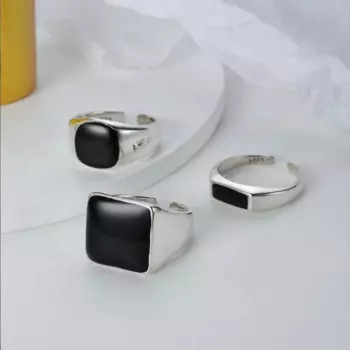 Кольцо из серебра 925 пробы с черной эмалью