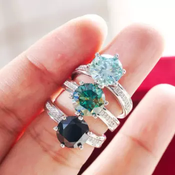 Кольцо из серебра 925 пробы с бриллиантами