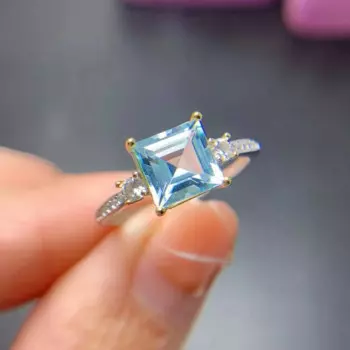 Кольцо из серебра 925 пробы с топазом, 8 мм