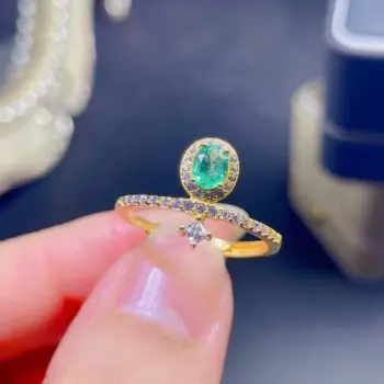 Кольцо из серебра 925 пробы с изумрудом, 4 Х5 мм