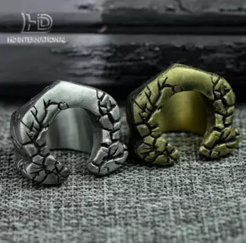 Кольцо из серебра 925 пробы в форме подковы