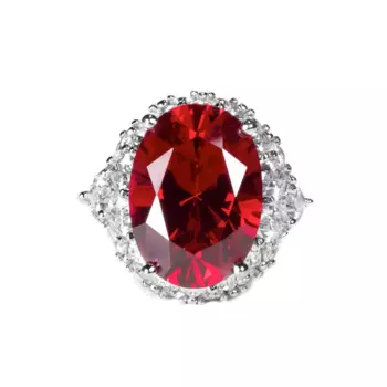 Кольцо из серебра пробы с рубином, 13 х18 мм