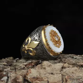 Кольцо из серебра с искусственным жемчугом