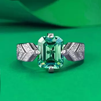 Кольцо ручной работы из серебра 100% пробы с изумрудом