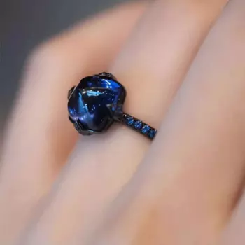 Кольцо с сапфиром из черного золота 18K