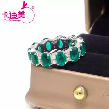 Кольцо женское из серебра 100% пробы с изумрудом