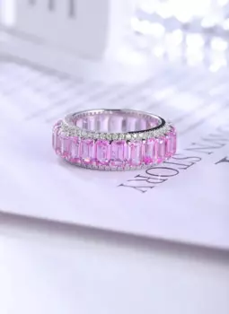 Кольцо женское из серебра 925 пробы с розовым сапфиром