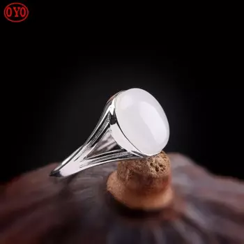 Кольцо женское из серебра 925 пробы, с белым нефритом